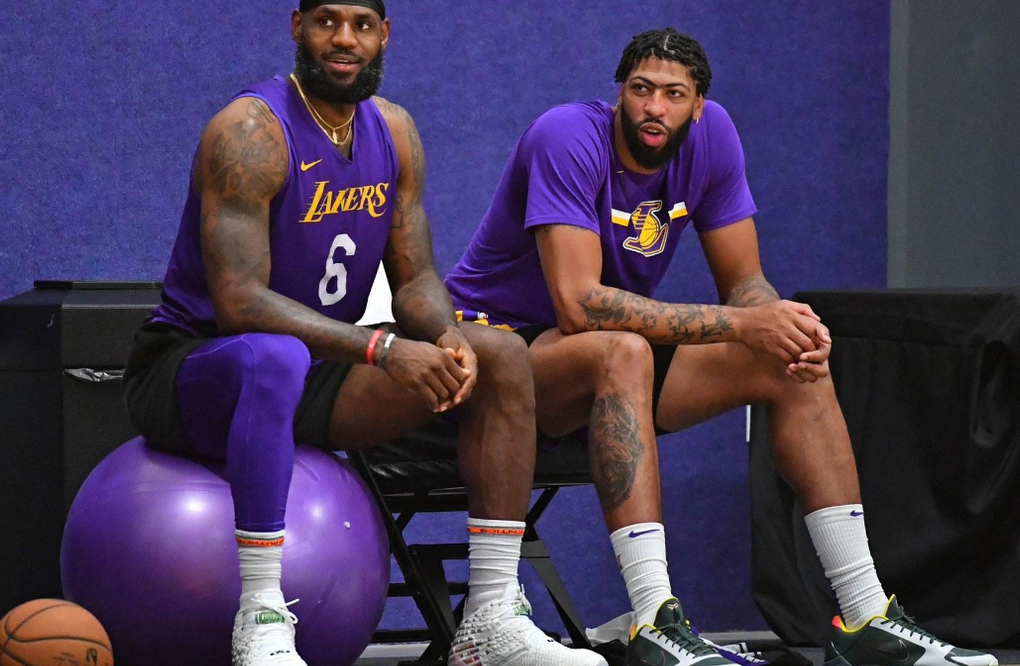 瑞士队观众热烈欢呼！，内马尔迎来二十赛季出色发挥比赛高潮迭起的简单介绍